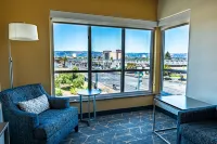 Holiday Inn & Suites Oakland - Airport Hotels in San Leandro