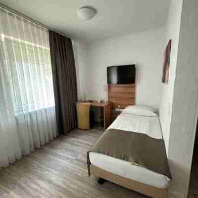 Hotel Schlangenbader Hof Rooms