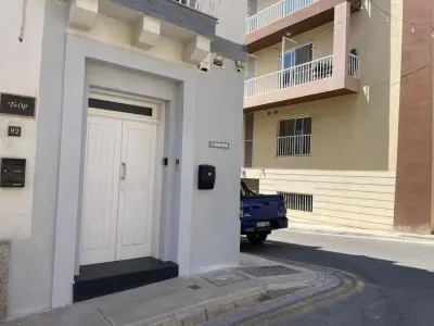 Ta Nenu Accommodation 할사플리니 지하 묘역 주변 호텔