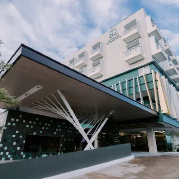 Roy's Hotel and Convention Center 파나드 스타디움 주변 호텔