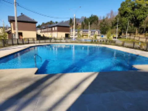 リンダ カーサ ファミリアル セグーラ Y ムイ ブエナ ウビカシオン