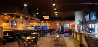 Super 8 by Wyndham Spruce Grove - bar