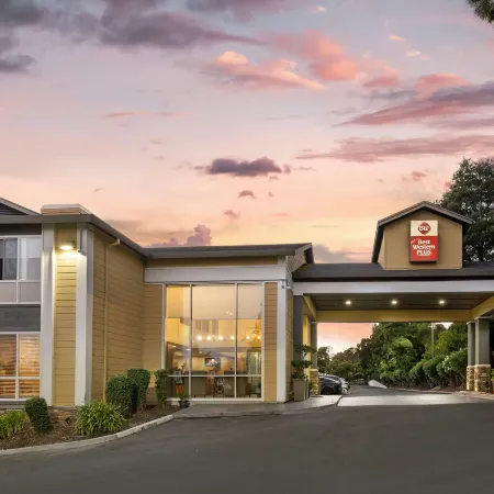 Best Western Plus Heritage Inn