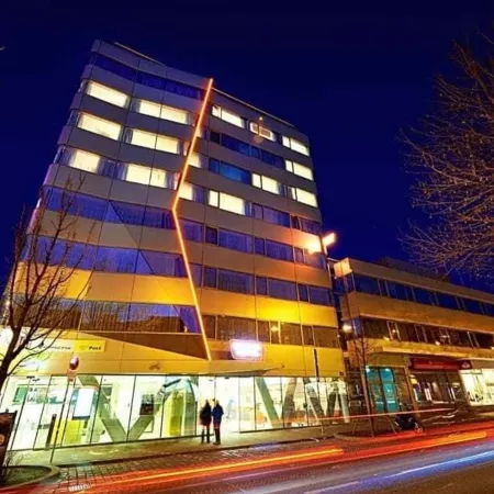 Simm's Hotel - Cityhotel Next to Metro U3 Отели рядом с достопримечательностью «Станция метро Oberlaa»