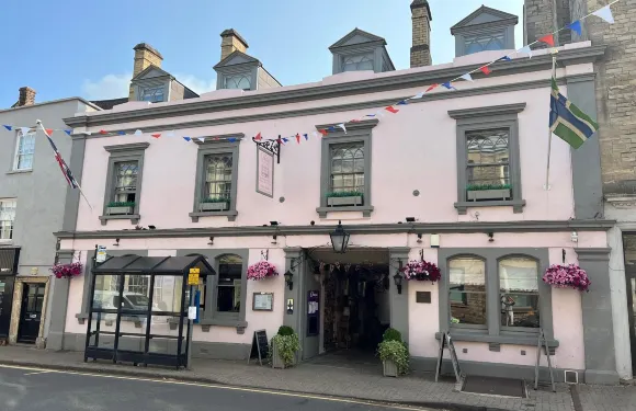 泰特伯里奧多姆旅館