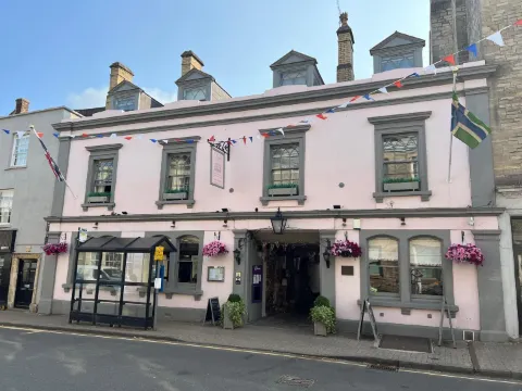 泰特伯里奧多姆旅館