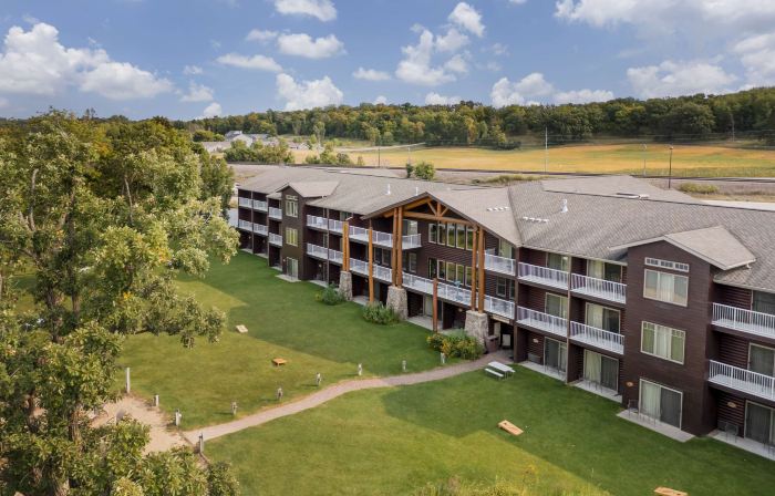 Best Western Premier the Lodge on Lake Detroit