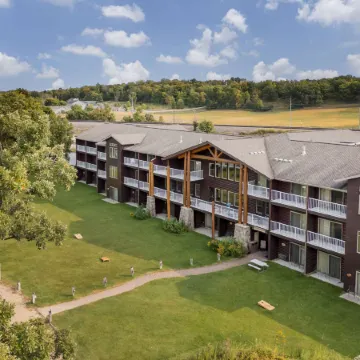 Best Western Premier the Lodge on Lake Detroit