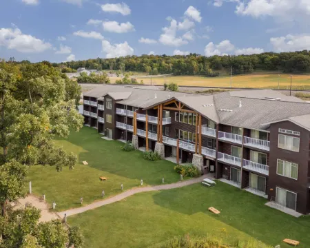 Best Western Premier the Lodge on Lake Detroit Hotels in Becker County