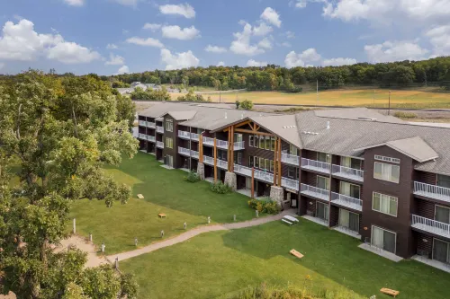 Best Western Premier the Lodge on Lake Detroit