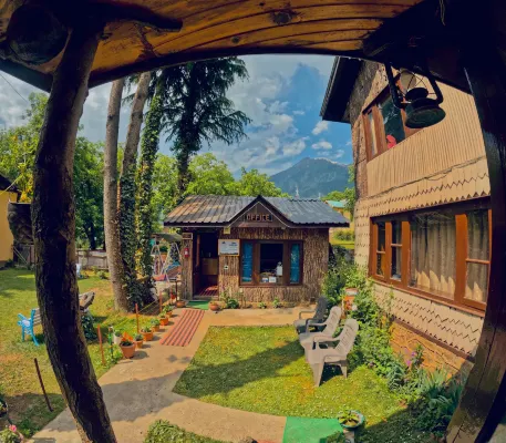 Brown Palace Hotels in Anantnag