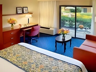 Courtyard Syracuse Carrier Circle Hotels near Hobby Lobby