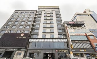 2. Hotel Vi..
