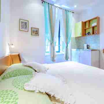 Studio Apartments Stradun Rooms