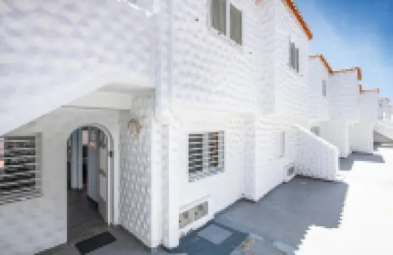 Apartment Near the Beach with a Huge Terrace Patio, Wifi and Parking