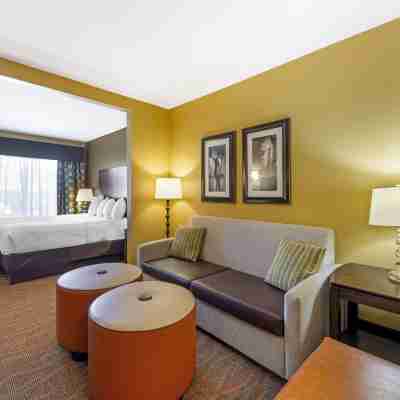 Best Western Plus Tupelo Inn Suites Rooms