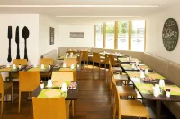 Residhome Asnieres - breakfast