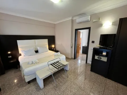 EH Suites Rome Airport Euro House Hotels Отели рядом с Аэропорт Фьюмичино