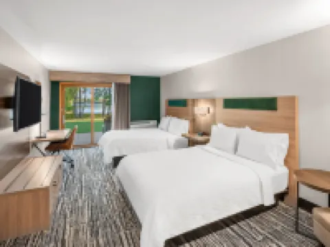 Holiday Inn Express & Suites HAYWARD by IHG Hotels in Sawyer County