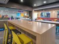 Tru by Hilton Omaha I-80 at 72nd Street Hotels near Fun Plex