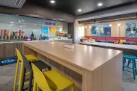 Tru by Hilton Omaha I-80 at 72nd Street