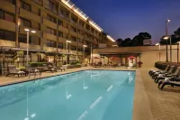 DoubleTree by Hilton Hotel Atlanta Northlake - Pools