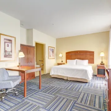 Hampton Inn & Suites Alexandria