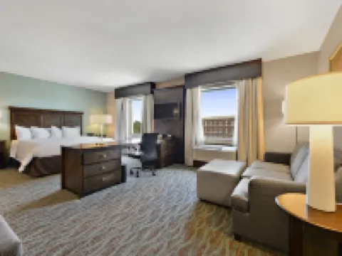 แฮมป์ตัน อินน์แอนด์สวีทส์ กัลฟ์พอร์ต ไอ-10 โรงแรมในกัลฟ์พอร์ต