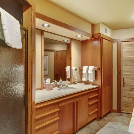 Private End Condo on Superior w/ Panoramic Views!  Fireplace & Private Sauna!