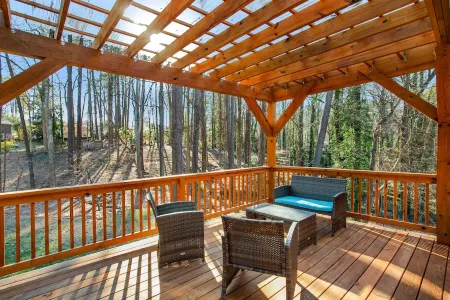 Beautiful home in the heart of Raleigh, perfect blend of convenience & comfort.