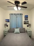Romantic Cabin for Two! 12 miles to Schlitterbahn/New Braunfels, Gruene Texas.