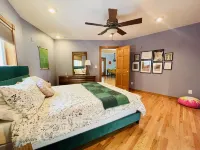 Dome House on Whitewater Lake Отели рядом с достопримечательностью «Уайтуотер Спринг Уотер»