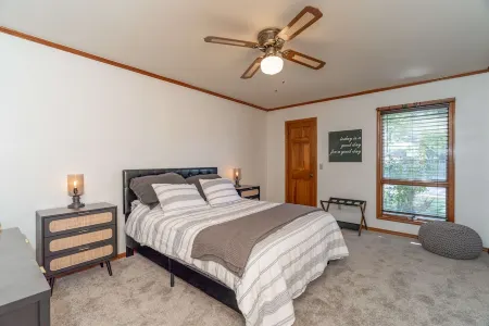 Charming 2-bedroom house in fabulous Amarillo with AC, WiFi, and Coffee Bar!