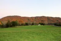 Cabin at House Mountain-Entire Cabin, Stunning View
