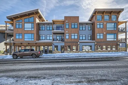 Blue River Parkway’s Colorful Escape