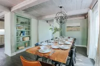 Twin Ponds: King Beds, Hot Tub, Gameroom, 75" TV, Foosball, Air Hockey, PingPong