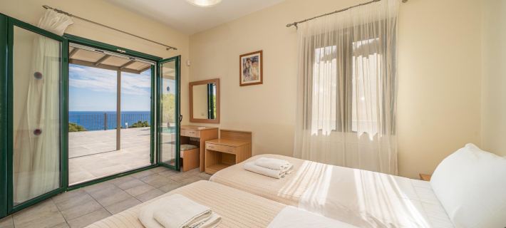 Villa Niki with swimming pool Hotels in Elios Proni