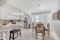 Casa Barrera Soothing 3-Bedroom Home in a North East Fresno!