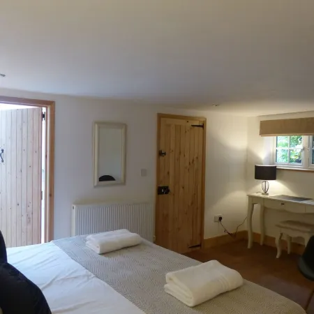 Idyllic rural retreat - Generous ferry discounts available