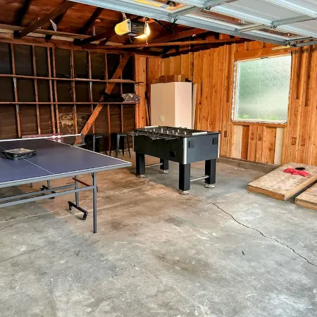 The Beachsides Bliss, BBQ, Arcade, Game Room, Fire Pit Patio, 5 Miles to Beaches