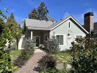 Award Winning Britt Bungalow in the Historical Heart of Jacksonville Oregon