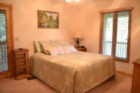 Little Tennessee River Cabin - in the Smoky Mountains