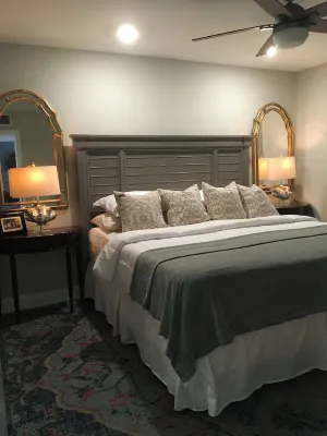 Beautiful Indian Shores Beach Condo with Intracoastal Waterway Top Floor View!