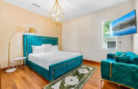 Lakeview Chic 3BD House for golf/beach lovers