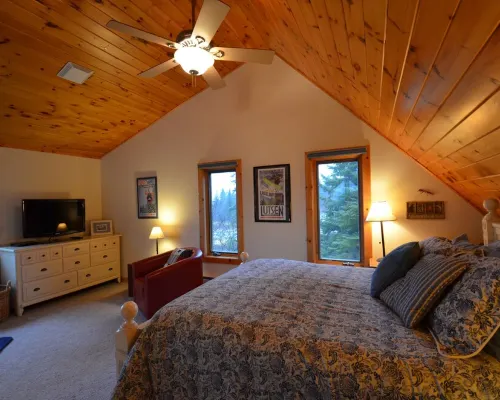 Comfortable 3 Bedroom, 2 Bath Cabin Between Lutsen Mountains and Lake Superior Hotels in Lutsen