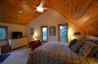 Lutsen's cutest vacation home between Lake Superior and Lutsen Mountains.