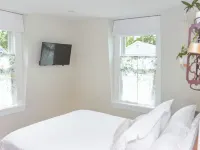 Apartment with Private Rooftop Deck with Ocean Views Hotels in Rockport