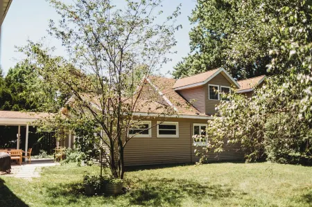 Cozy Nook by Lake MI&Dunes with Private Hot Tub!