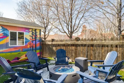 ARCADE - FIRE PIT - HOT TUB - BACKYARD GAMES - OLDE TOWN HISTORIC DISTRICT