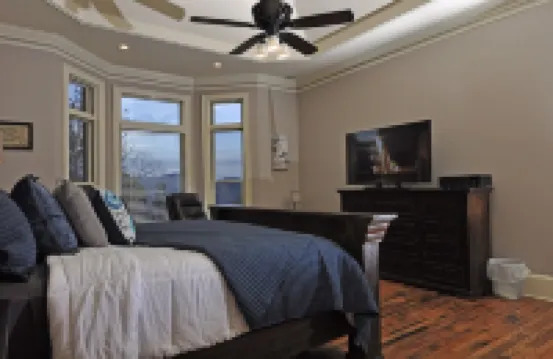 High-end large quiet home with amazing long-range views, close to Lake Chatuge